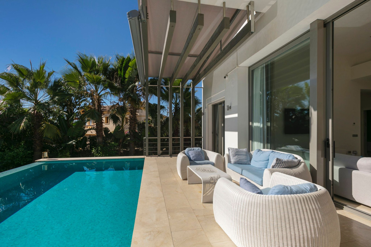 Casa de 5 Dormitorios y 4 Baños en venta en Benahavís