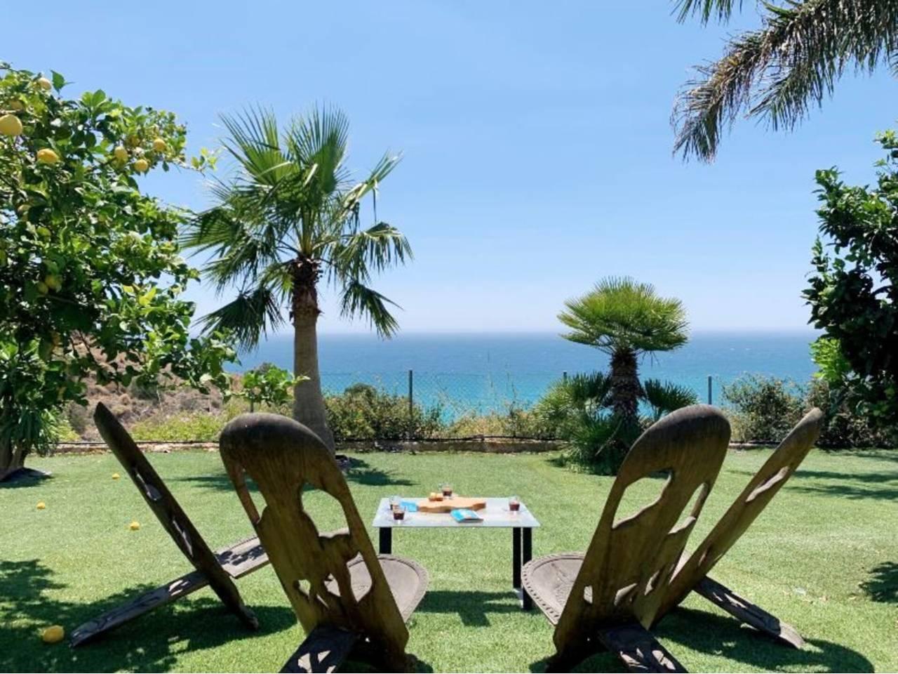 Casa Adosada de 3 Dormitorios en venta en Nerja