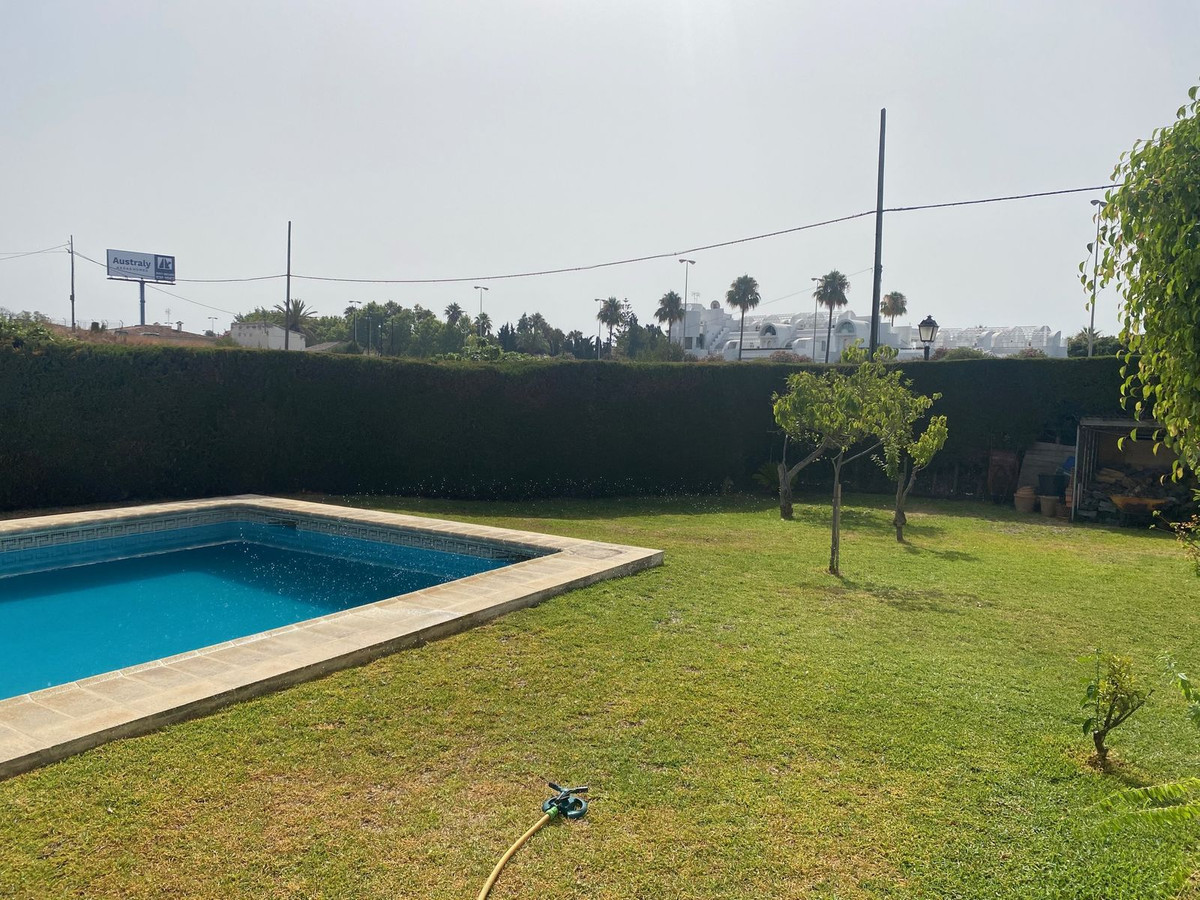 5 кровать 3 ванна Вилла для продажи в New Golden Mile, Estepona