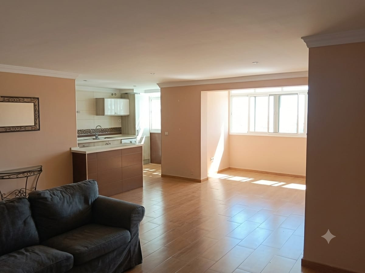 Piso de 3 Dormitorios y 2 Baños en venta en San Pedro de Alcántara