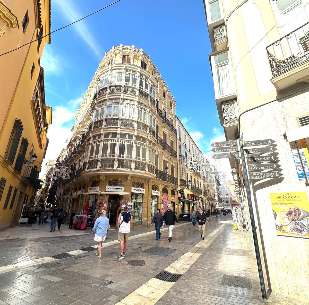 Piso de 4 Dormitorios y 2 Baños en venta en Málaga