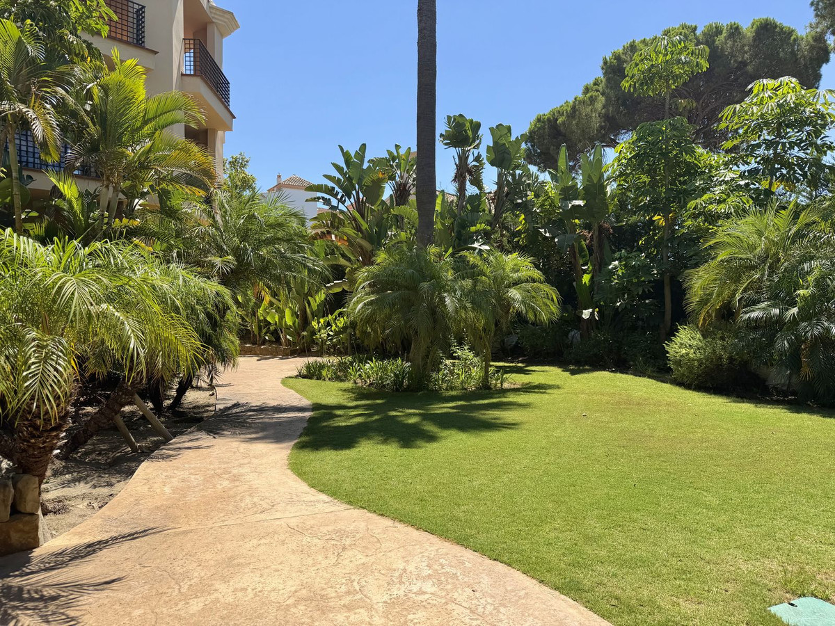 Piso de 2 Dormitorios y 2 Baños en venta en Puerto Banús