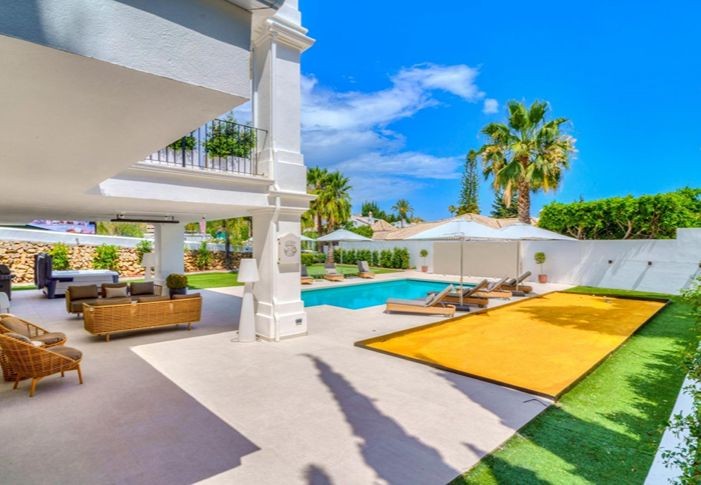 Casa de 6 Dormitorios en venta en Nueva Andalucía, Marbella