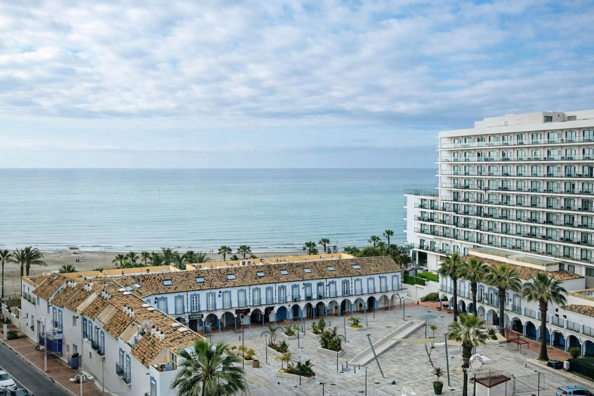 Piso de 2 Dormitorios en venta en Benalmádena
