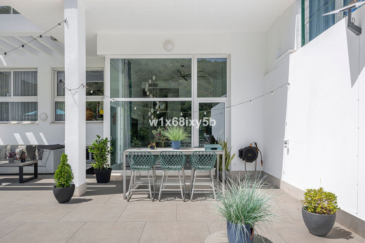 Piso de 4 Dormitorios en venta en Benahavís