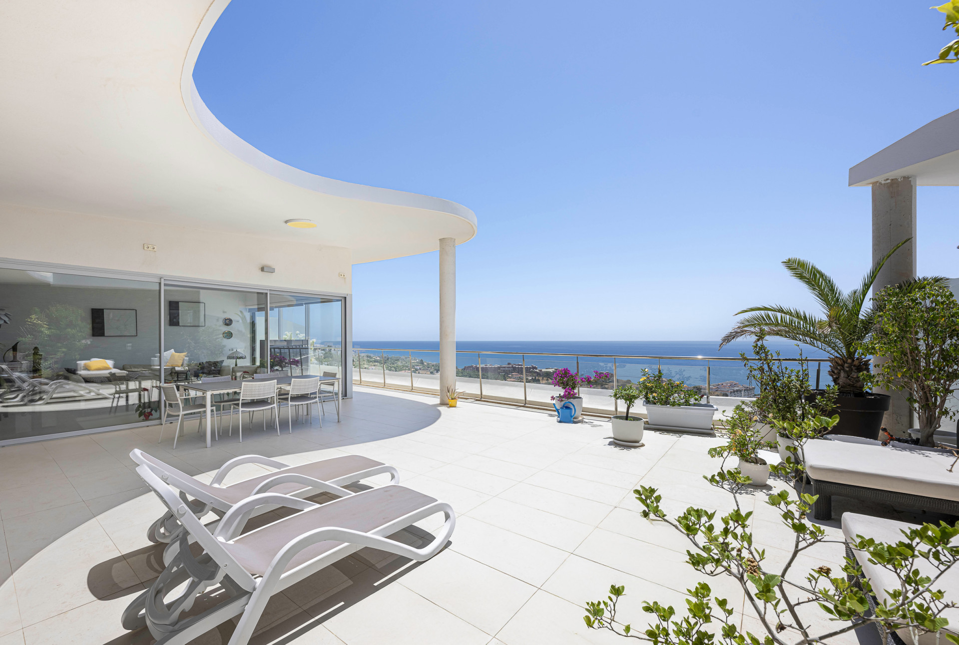 Ático de 3 Dormitorios y 2 Baños en venta en Benalmádena