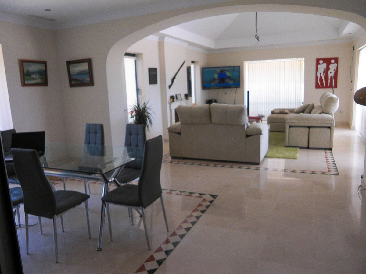 Casa de 4 Dormitorios y 3 Baños en venta en Arcos de la Frontera