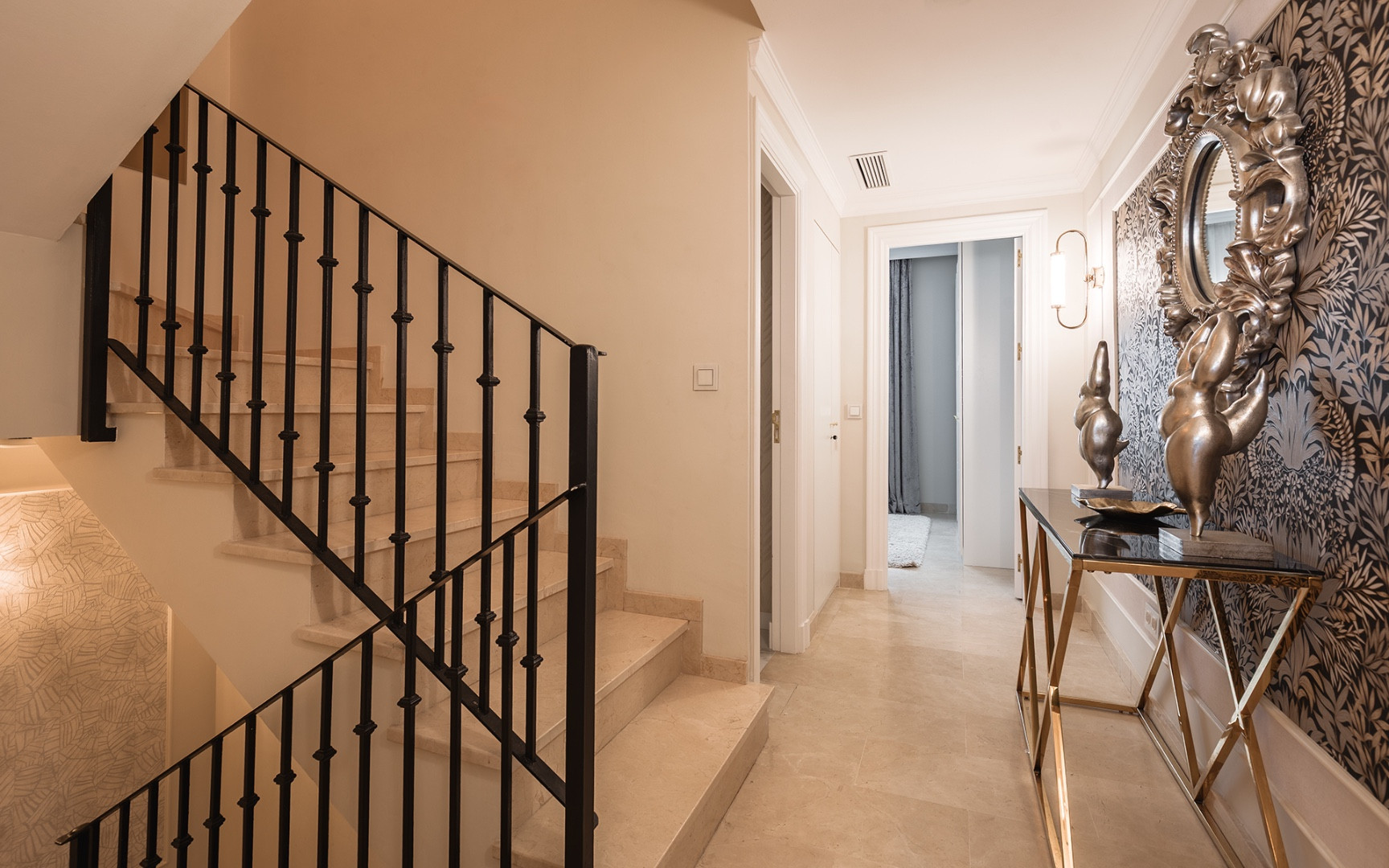 3 спални, 2 бани - Редова къща за продажба в Nueva Andalucia, Marbella