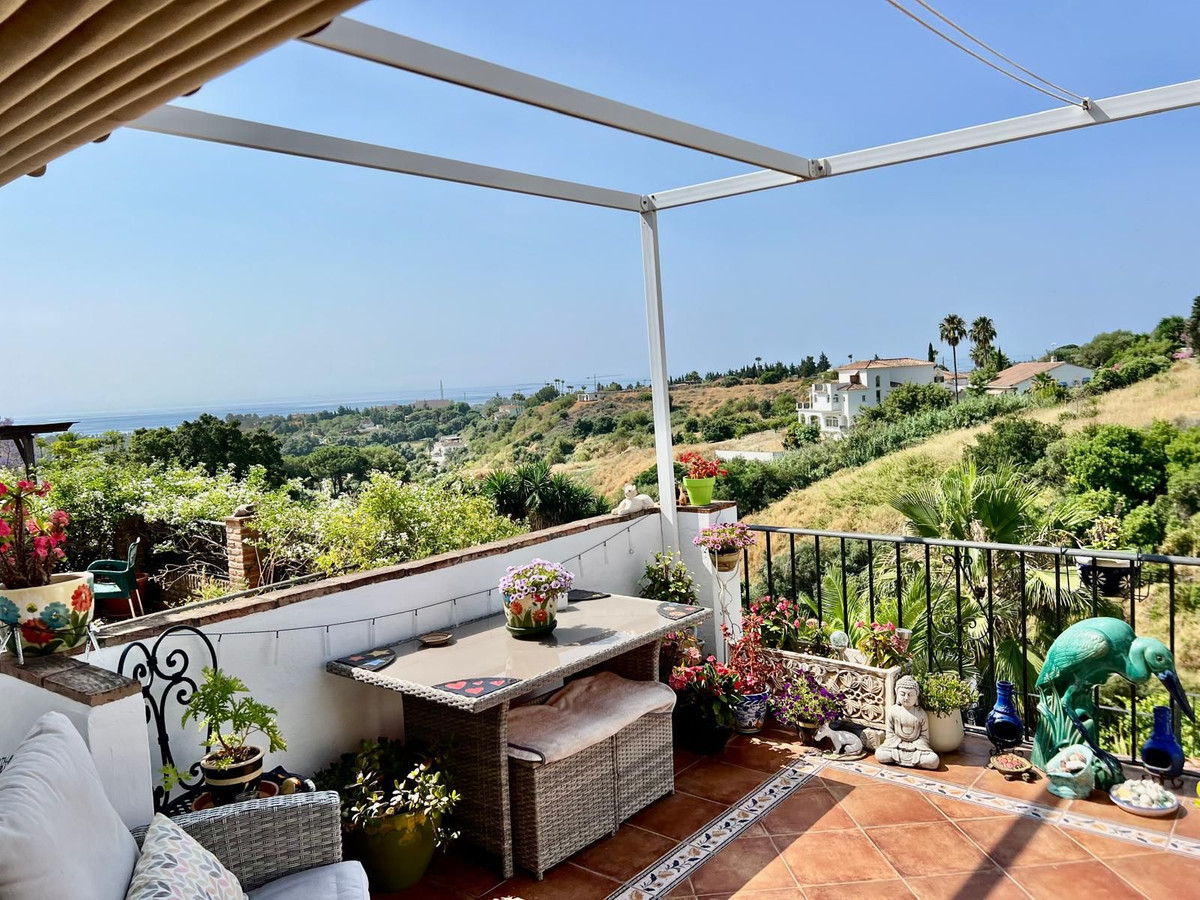 Casa Adosada de 3 Dormitorios en venta en Estepona