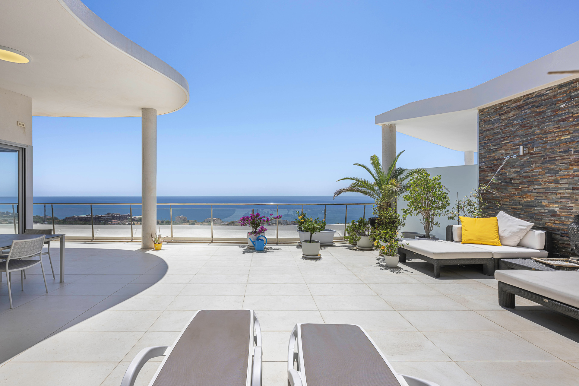 Ático de 3 Dormitorios y 2 Baños en venta en Benalmádena