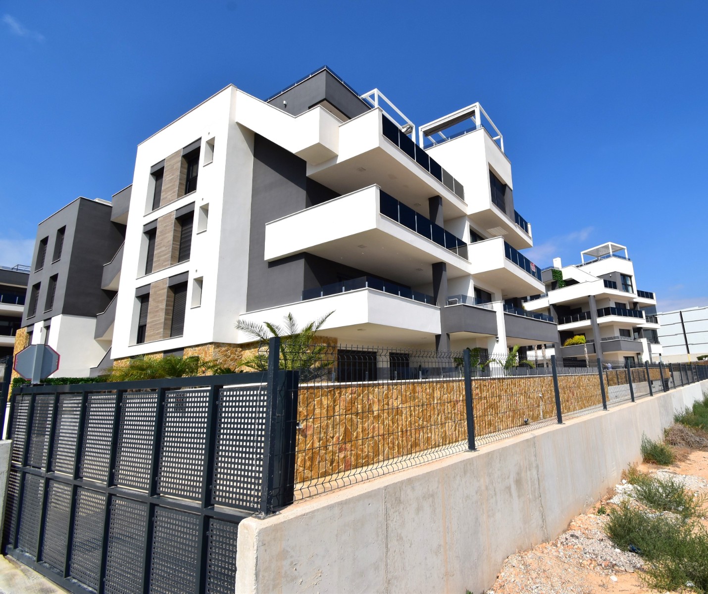 Piso de 3 Dormitorios y 2 Baños en venta en Orihuela Costa