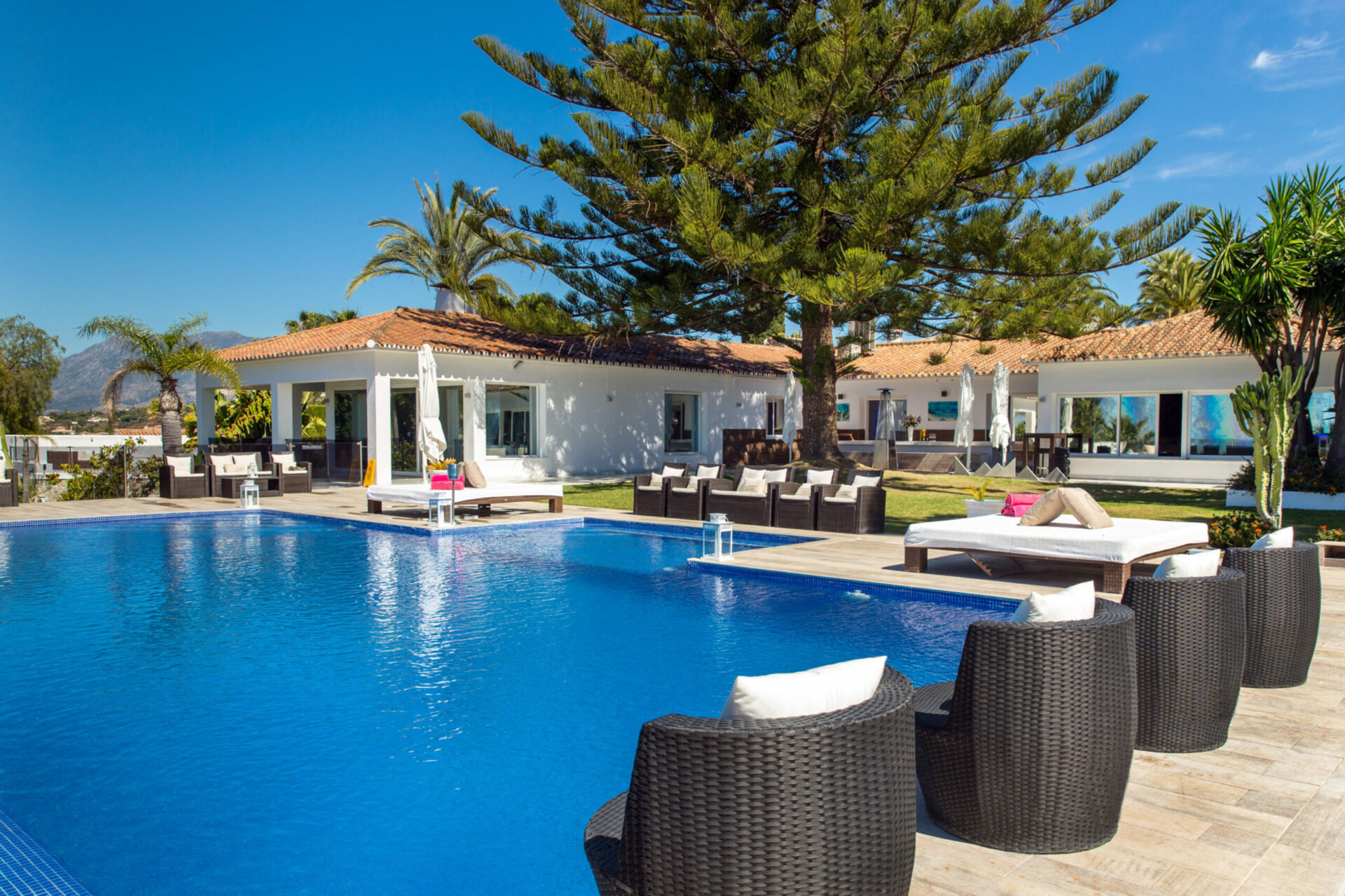 8 Slaapk. - Villa te koop in Elviria, Marbella