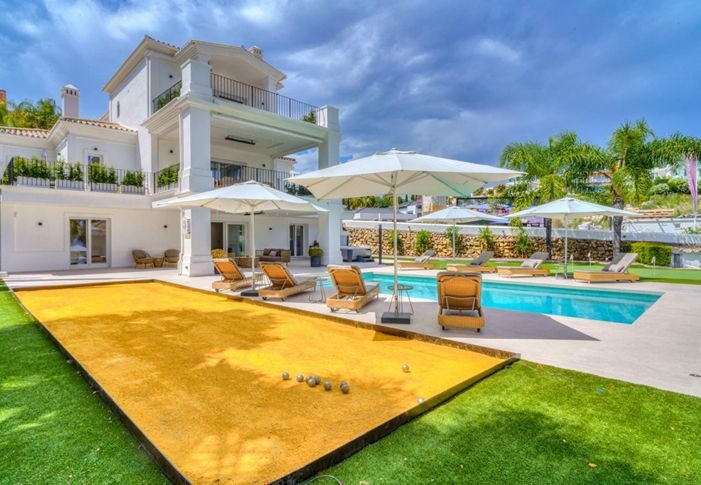 Casa de 6 Dormitorios en venta en Nueva Andalucía, Marbella