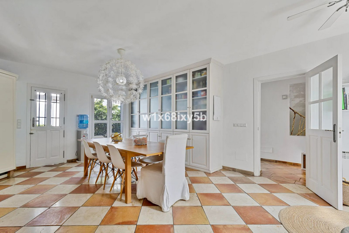 5 спални, 4 бани - Вила за продажба в San Pedro de Alcántara