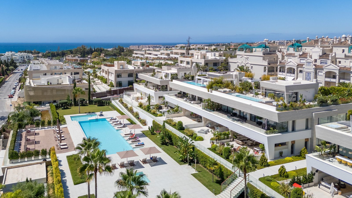 4 Bed, 4 Bath - Apartment for Sale in Marbella Golden Mile