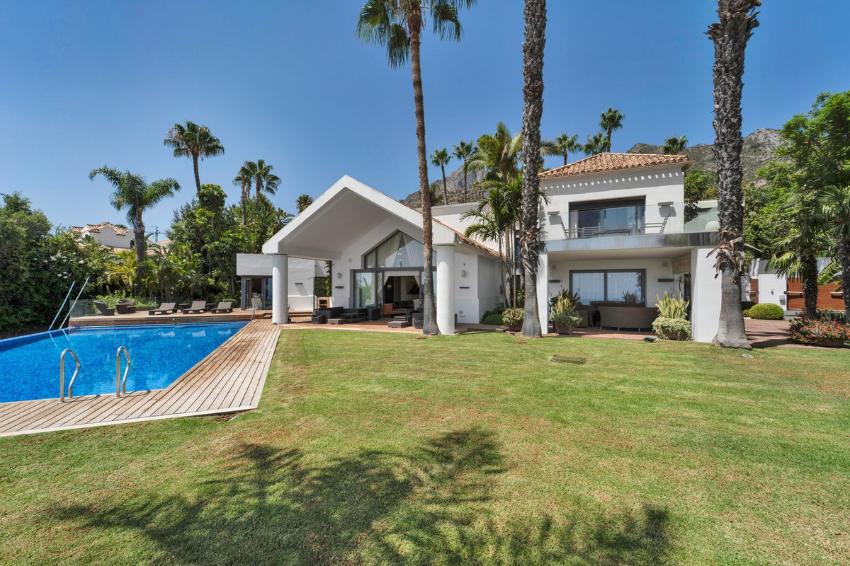 5 спални - Вила за продажба в Marbella