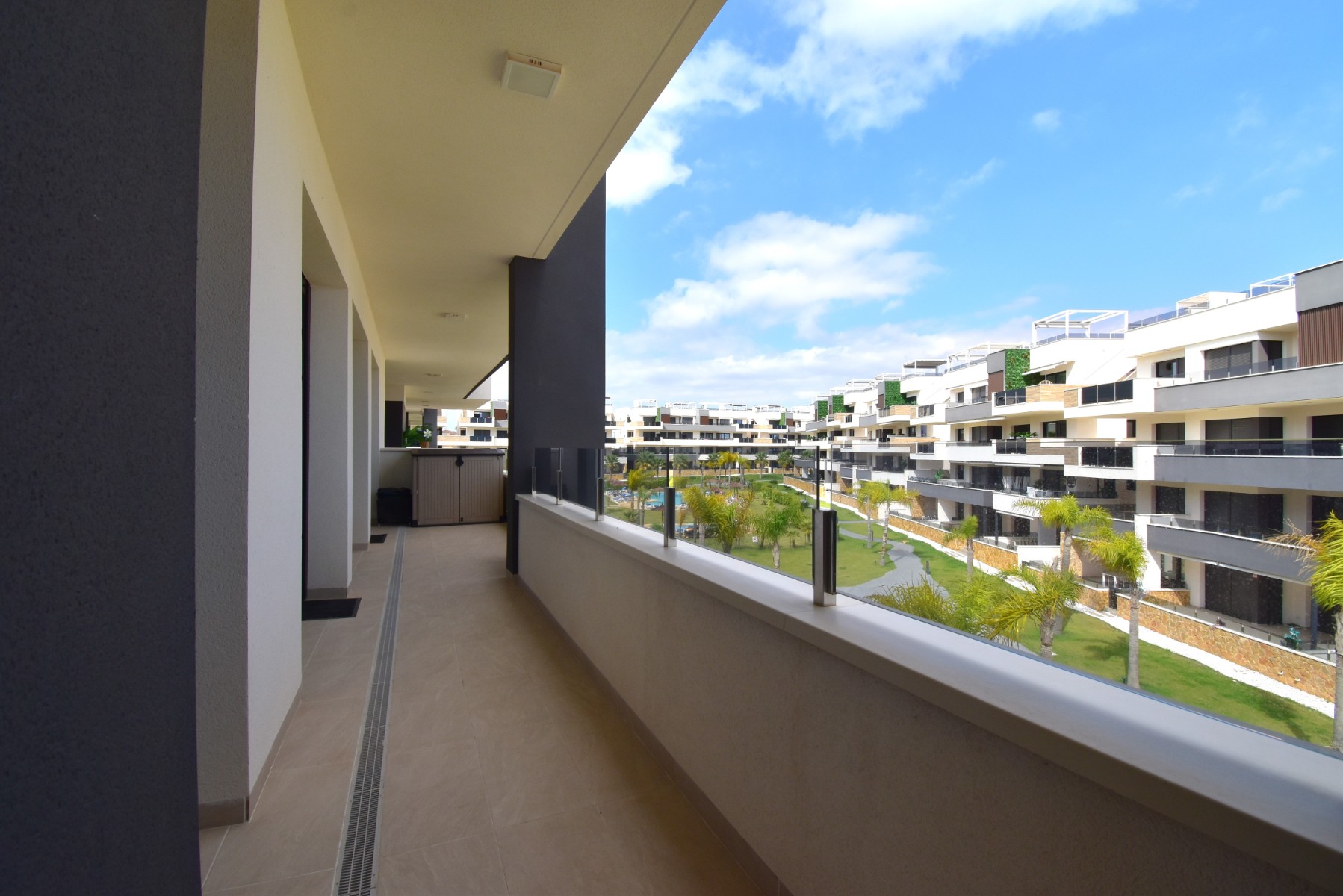Piso de 3 Dormitorios y 2 Baños en venta en Orihuela Costa