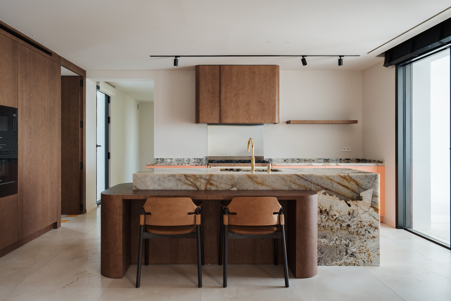 Casa de 5 Dormitorios y 6 Baños en venta en El Madroñal, Benahavís