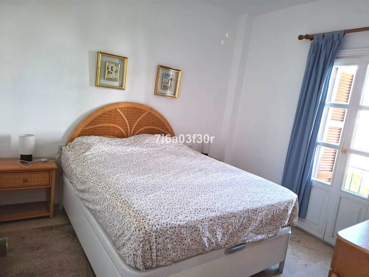 Piso de 2 Dormitorios y 1 Baño en alquiler en Milla de Oro, Marbella