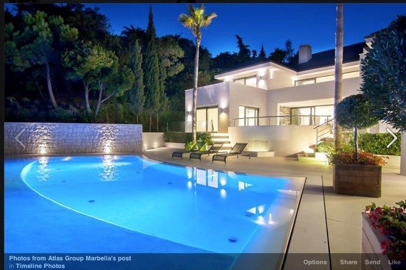 Casa de 6 Dormitorios y 6 Baños en venta en Marbella