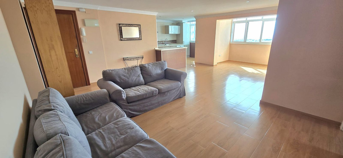 Piso de 4 Dormitorios en venta en San Pedro de Alcántara