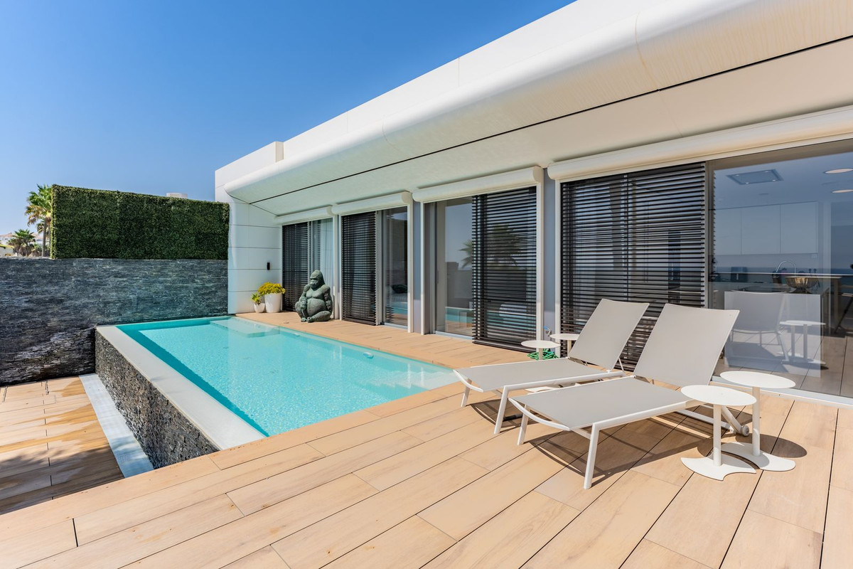 Casa de 4 Dormitorios en alquiler en Estepona