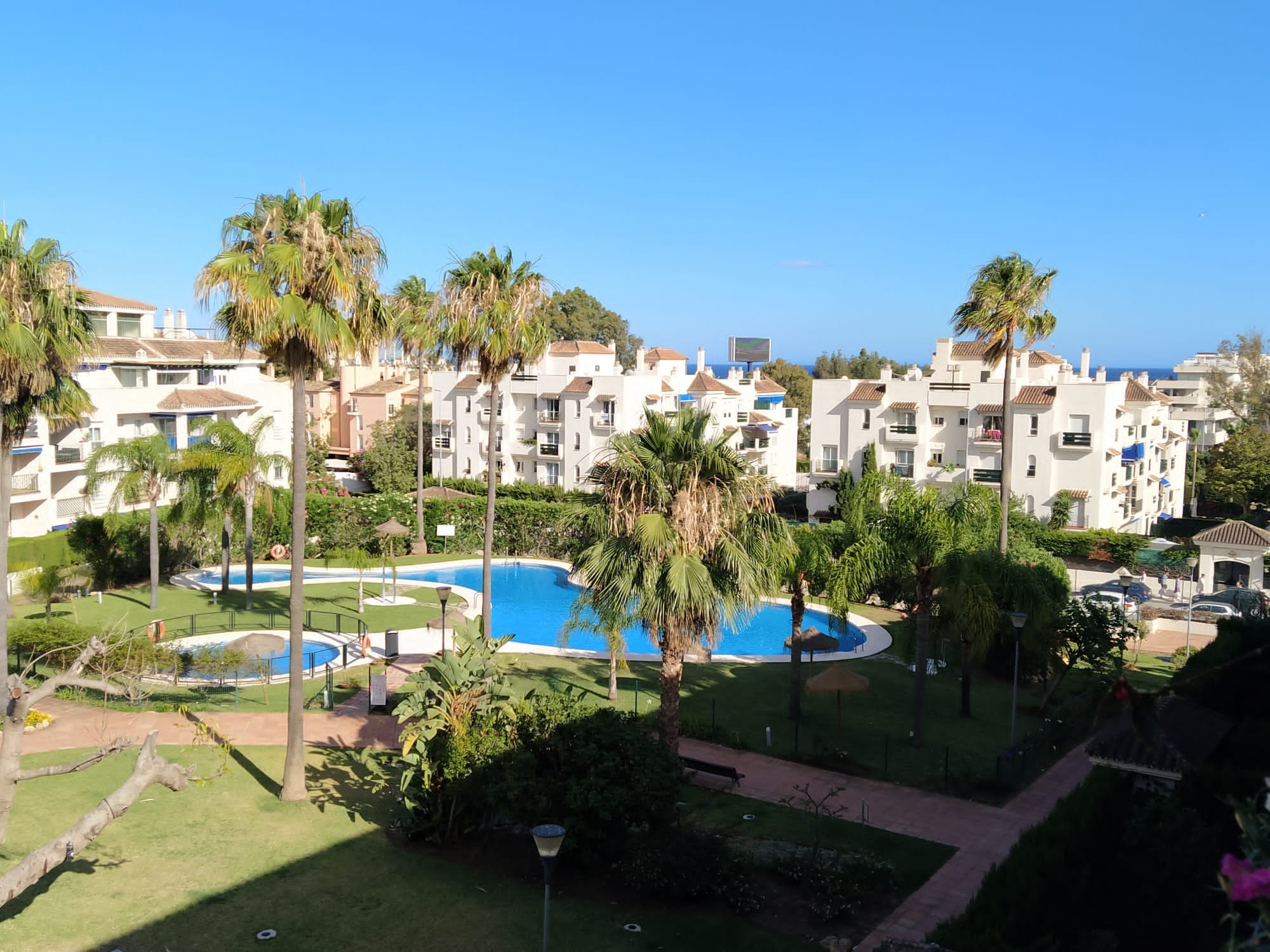 Piso de 2 Dormitorios en venta en Nueva Andalucía, Marbella