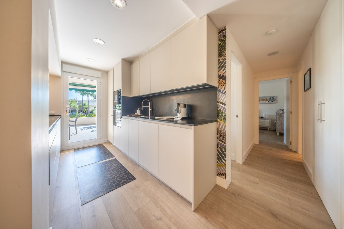 Piso de 2 Dormitorios en venta en Puerto Banús