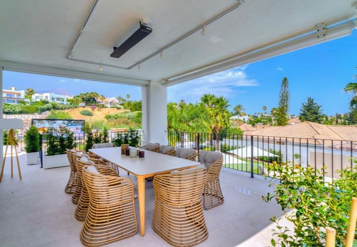 Casa de 6 Dormitorios en venta en Nueva Andalucía, Marbella