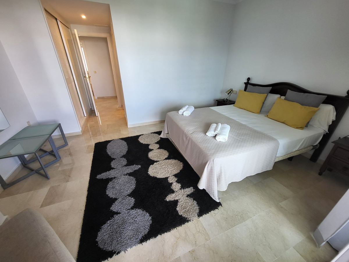 Ático de 4 Dormitorios y 4 Baños en venta en Puerto Banús