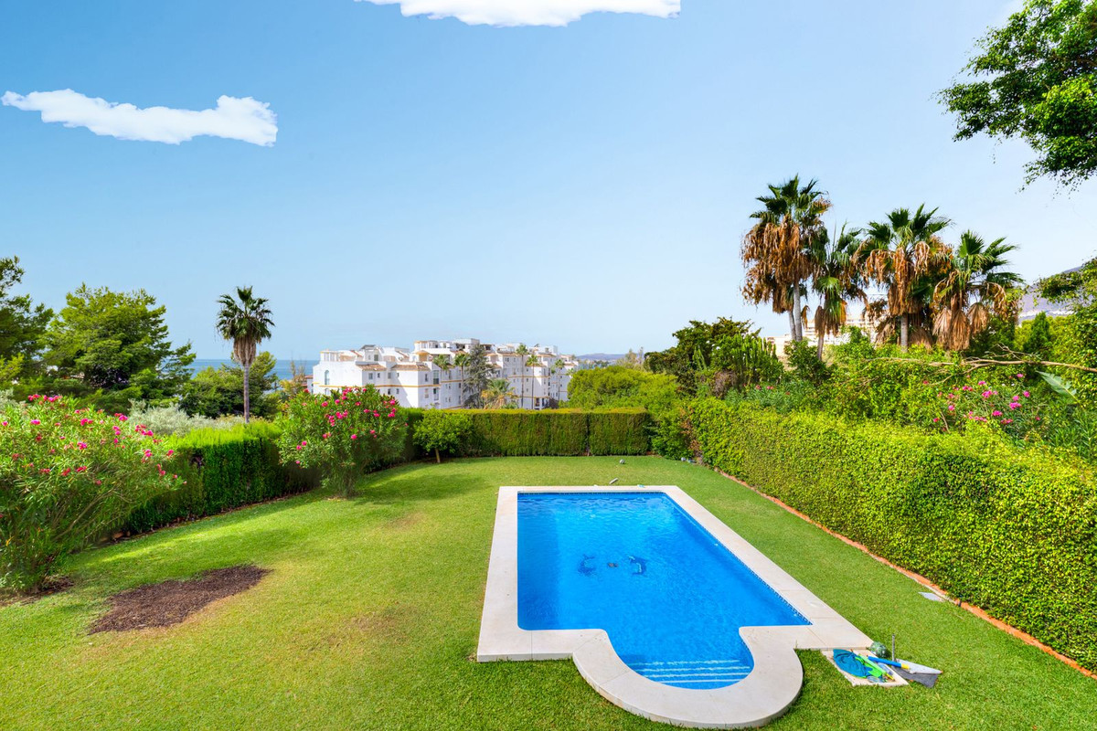 Casa de 6 Dormitorios en venta en Benalmádena Costa