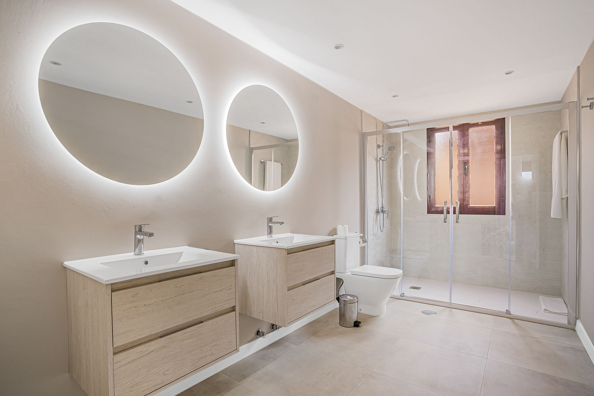 Ático de 3 Dormitorios en venta en El Paraíso, Estepona