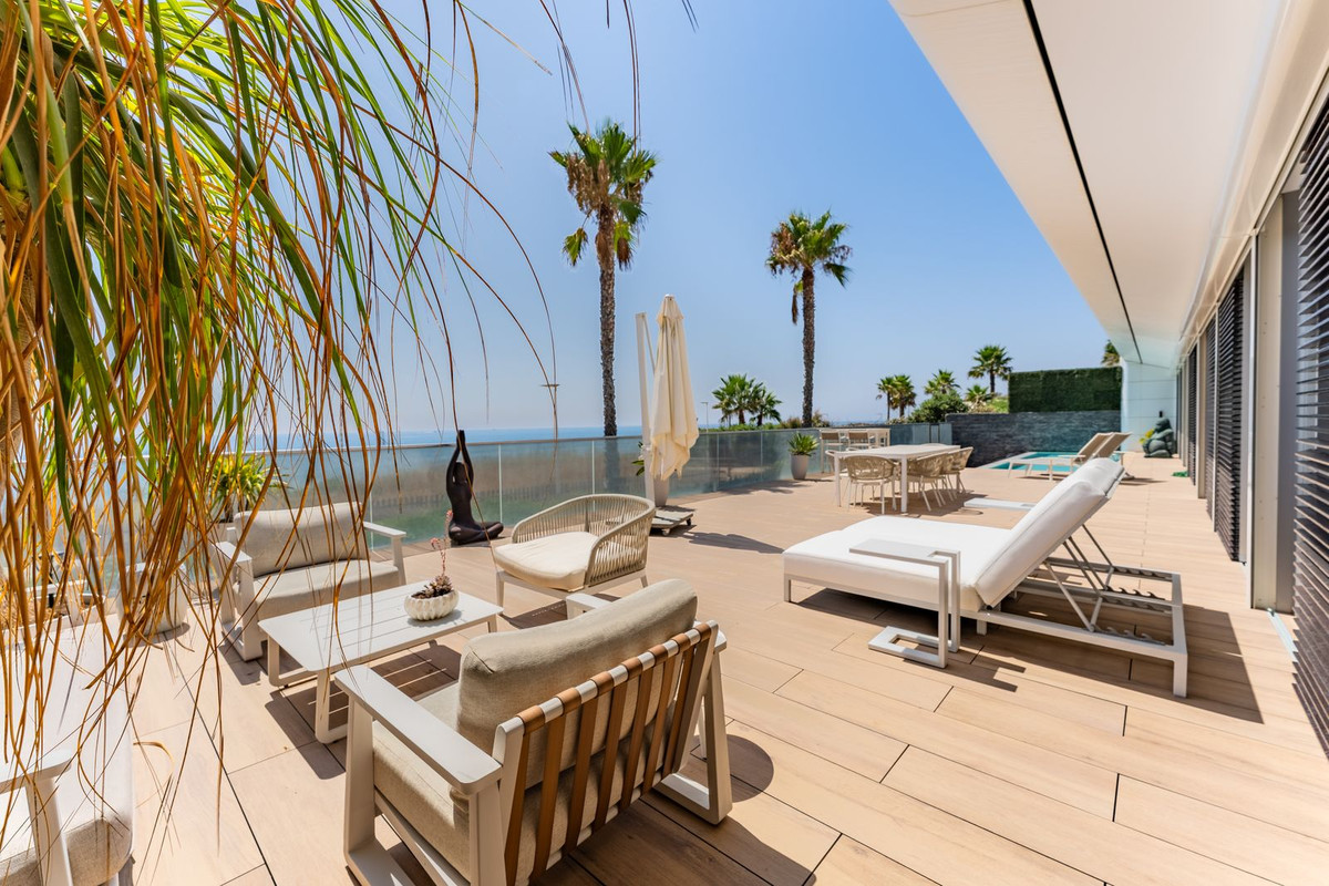 Casa de 4 Dormitorios en alquiler en Estepona