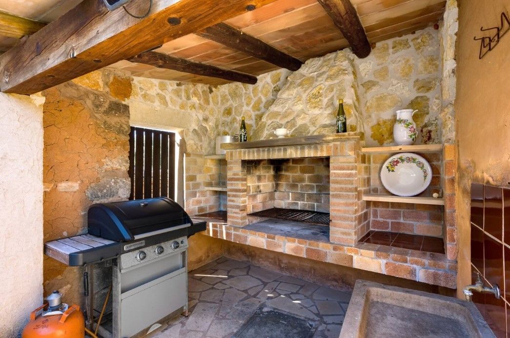 5 Bed, 3 Bath - Country House for Rent in Santanyi