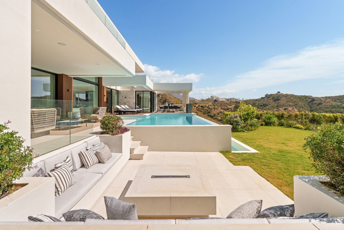 Casa de 6 Dormitorios y 8 Baños en venta en La Quinta, Benahavís