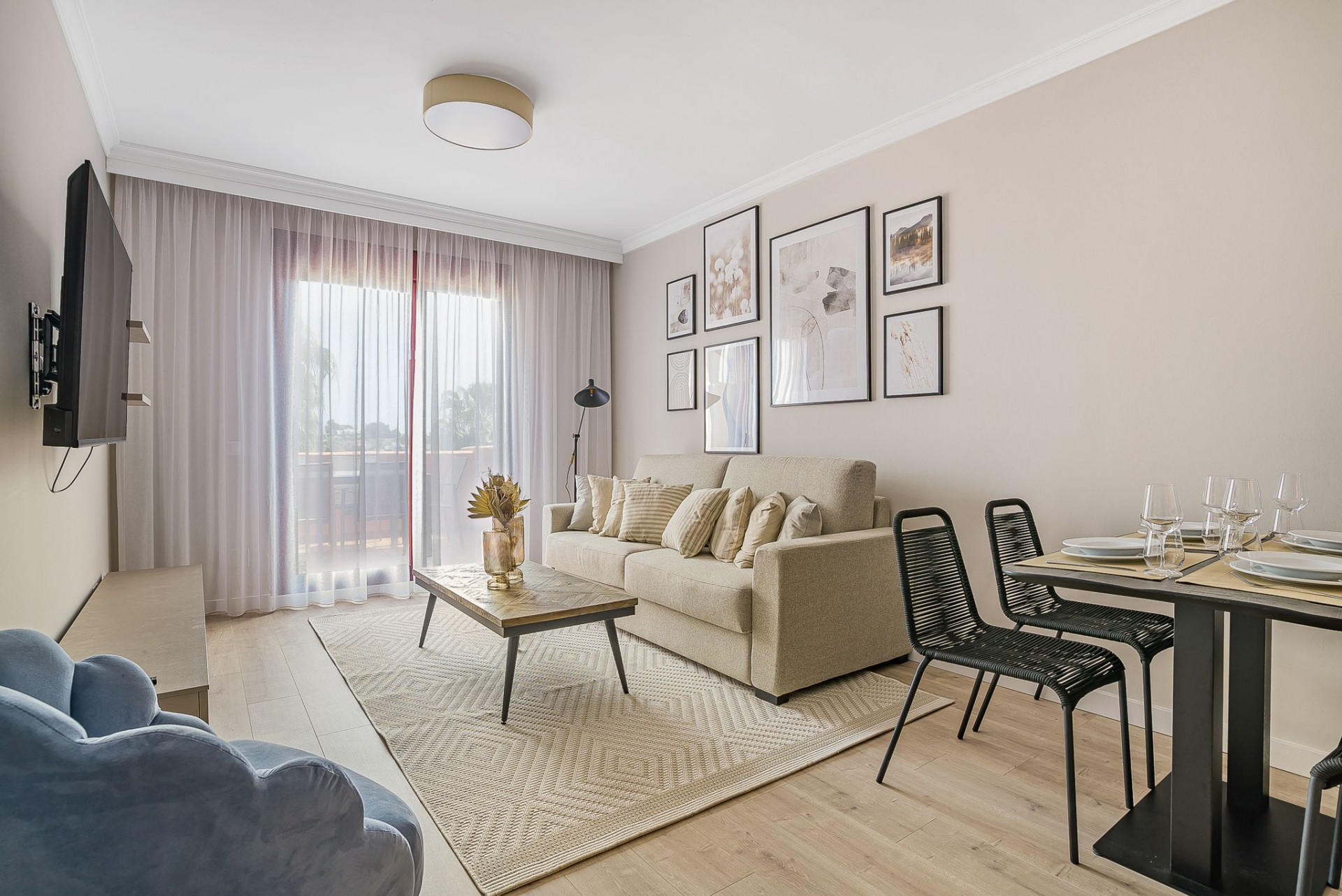 Ático de 3 Dormitorios en venta en El Paraíso, Estepona