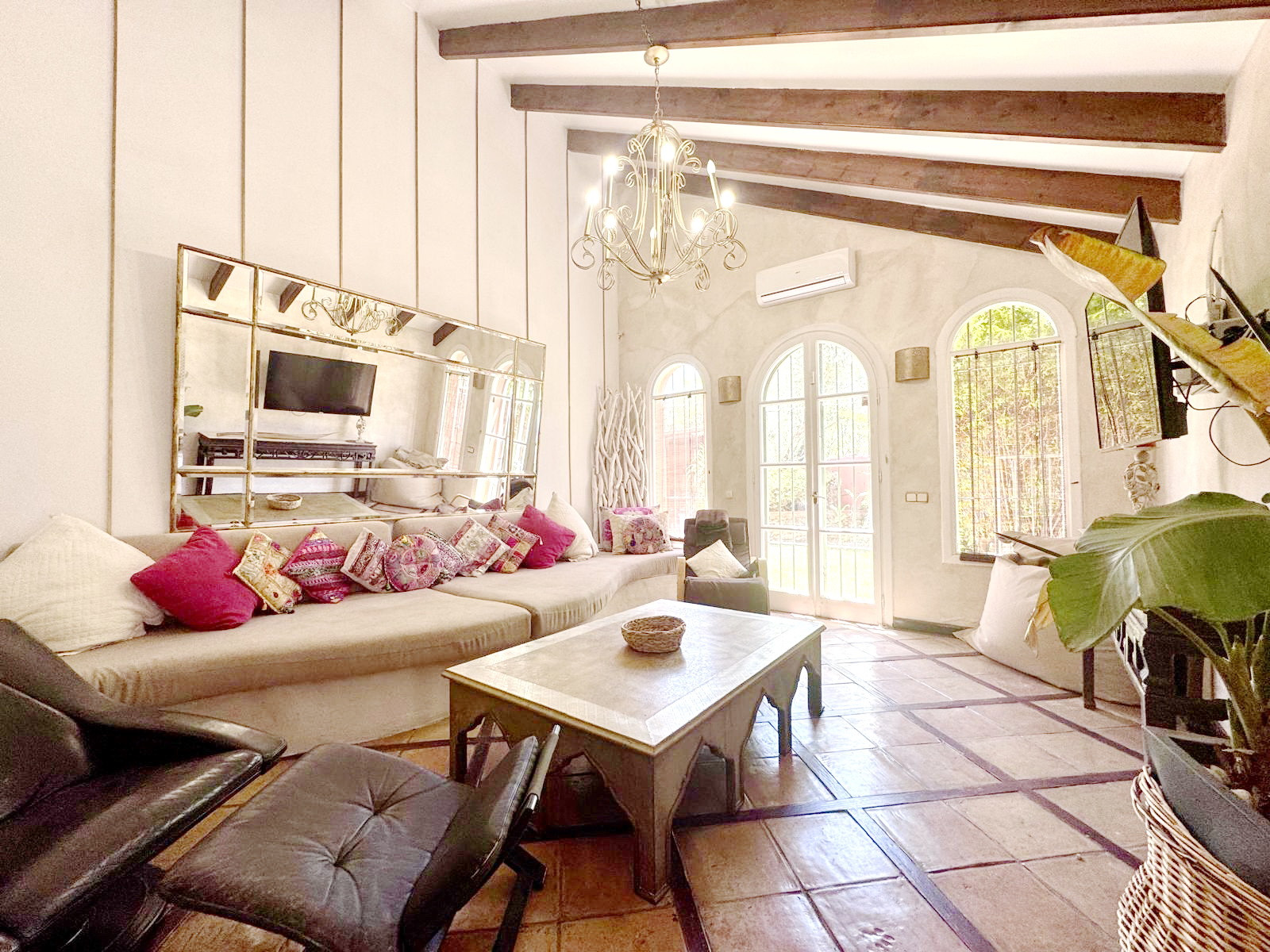 Casa de 6 Dormitorios en venta en Nueva Andalucía, Marbella