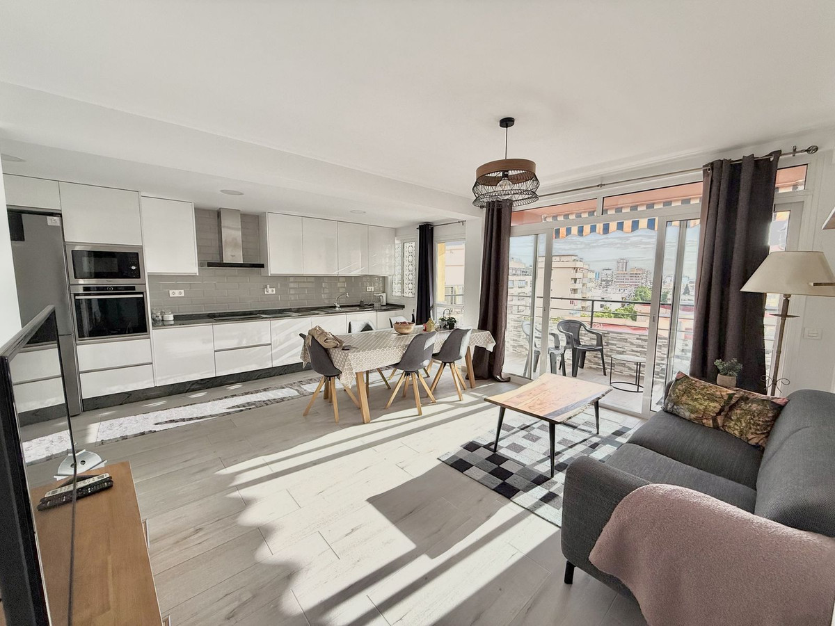 Ático de 3 Dormitorios y 2 Baños en venta en Fuengirola