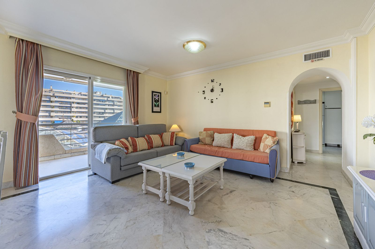 Piso de 2 Dormitorios y 2 Baños en venta en Puerto Banús