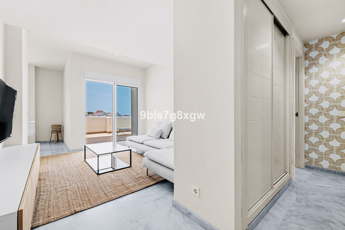 Piso de 2 Dormitorios y 2 Baños en venta en Estepona