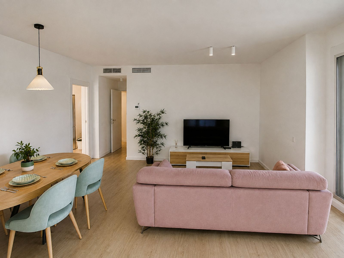 Piso de 3 Dormitorios y 2 Baños en venta en Nueva Andalucía, Marbella