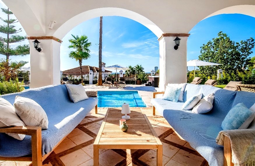 Casa de 6 Dormitorios en venta en Elviria, Marbella