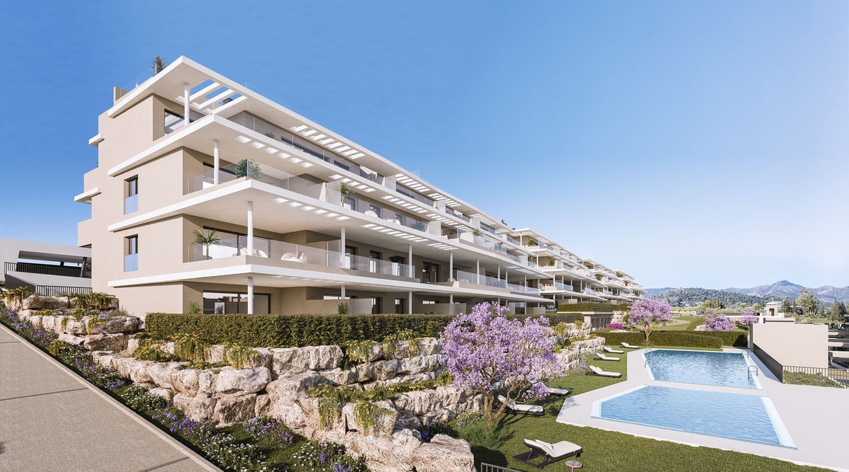 Ático de 3 Dormitorios y 2 Baños en venta en Estepona