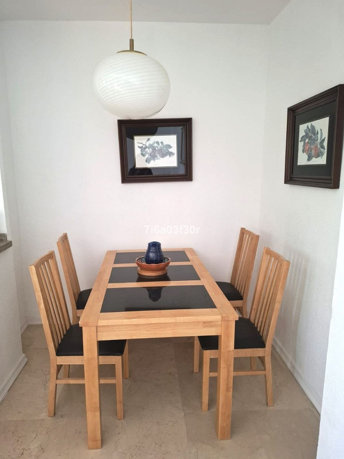 Piso de 2 Dormitorios y 1 Baño en alquiler en Milla de Oro, Marbella