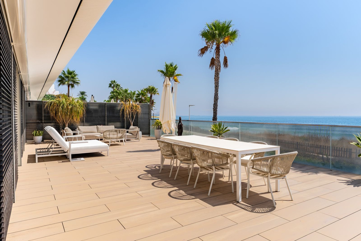 Casa de 4 Dormitorios en alquiler en Estepona