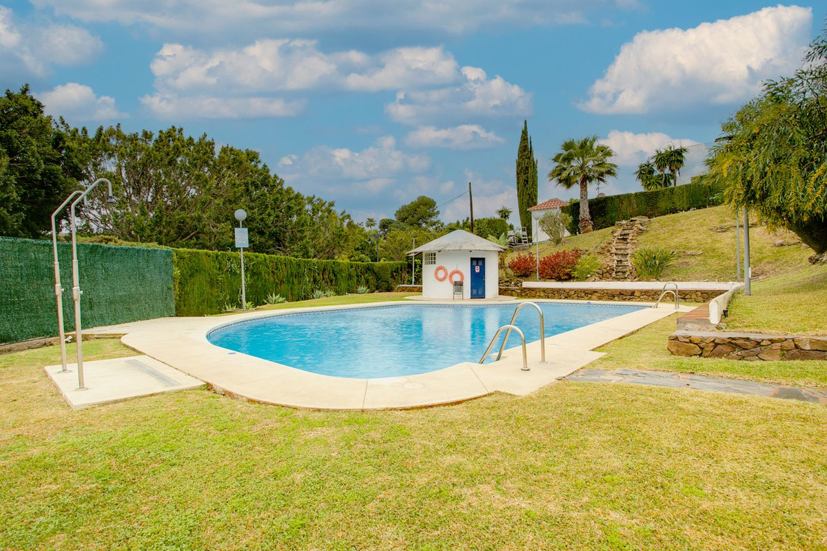 Casa Adosada de 3 Dormitorios en venta en Estepona