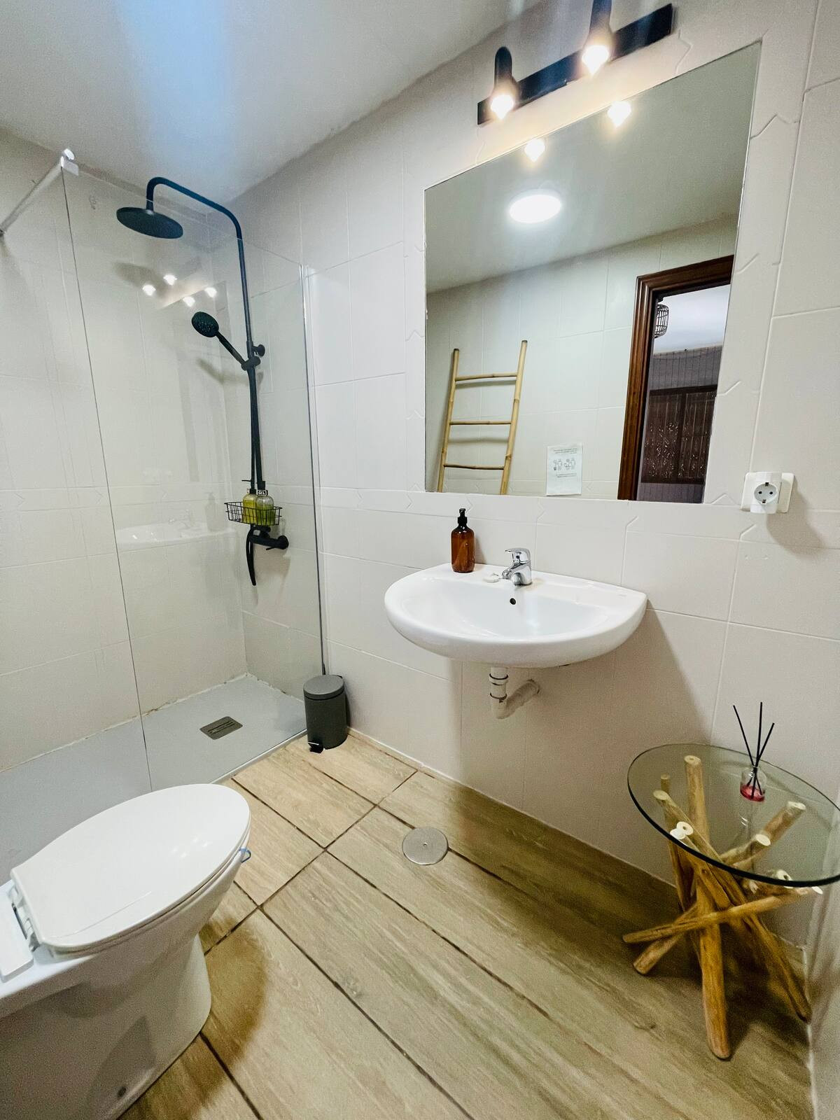 Casa de 4 Dormitorios y 2 Baños en alquiler en Las Lagunas de Mijas