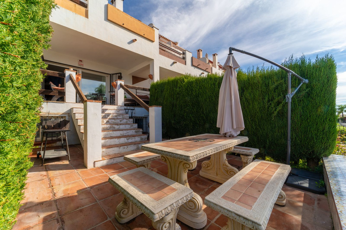 Casa Adosada de 3 Dormitorios en venta en Marbella