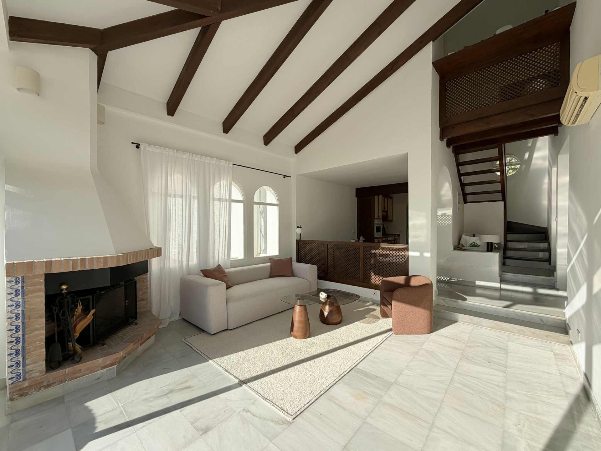 Casa Adosada de 3 Dormitorios y 2 Baños en alquiler en La Quinta, Benahavís