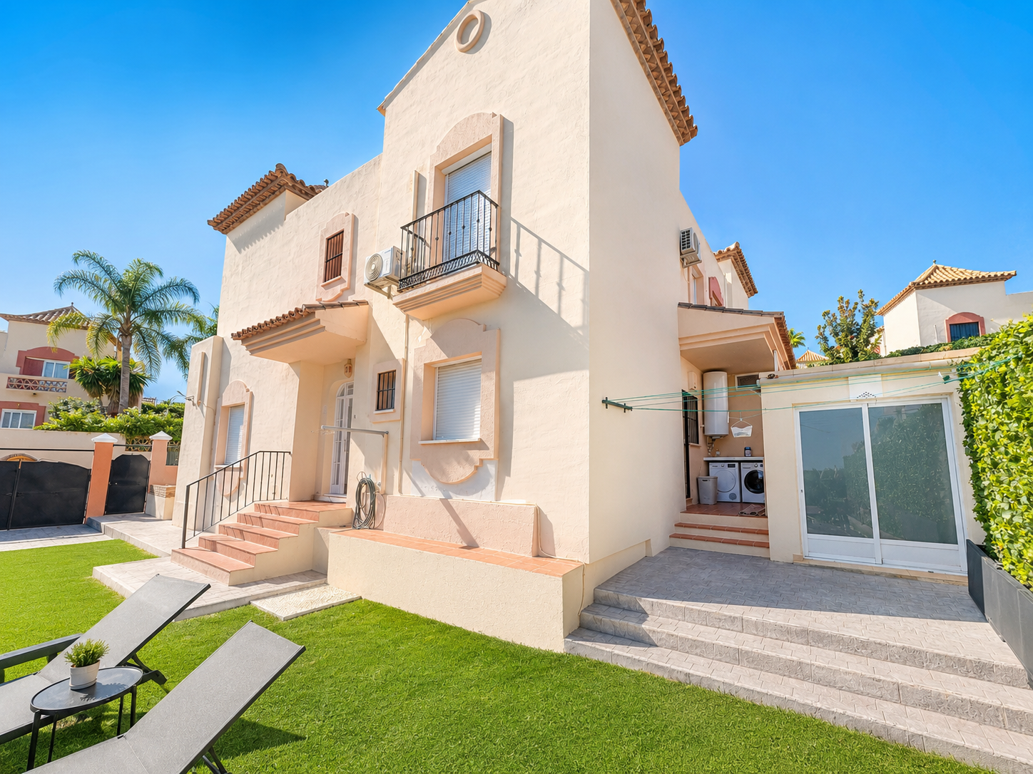 Casa de 4 Dormitorios y 3 Baños en venta en Río Real, Marbella